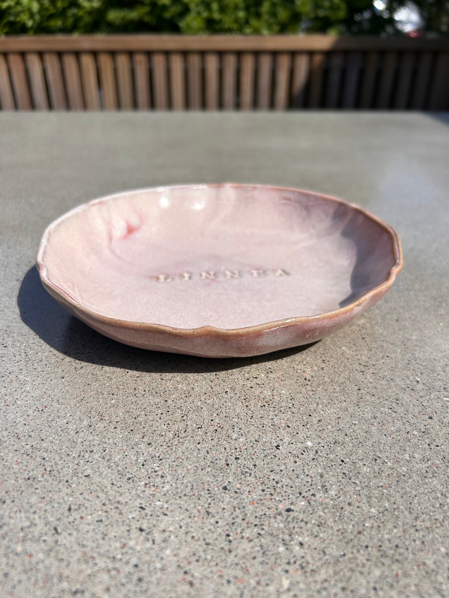 Barntallrik med namn rosa